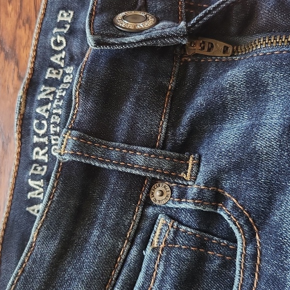 American Eagle Outfitter. Jean shorts. Size 4. MIDI - Picture 11 of 16